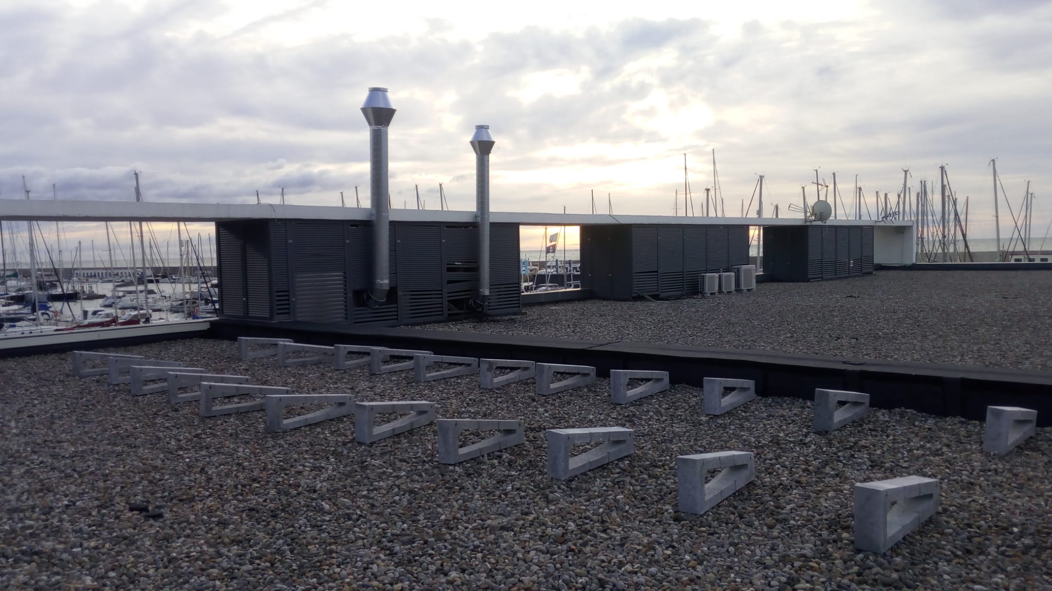 Instalación placas solares de Port Ginesta